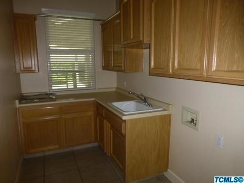 107 Mitchell Ave, Tulare, CA 93274 photo 11