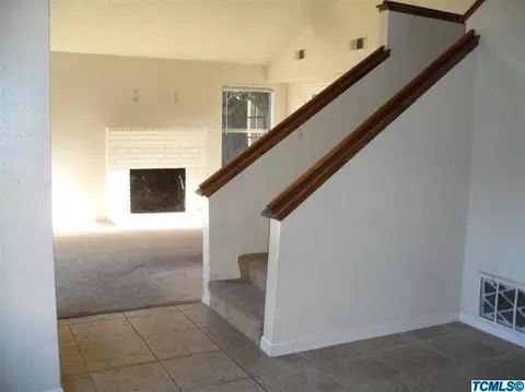 1525 E Sunnyview Ave, Visalia, CA 93292 photo 5