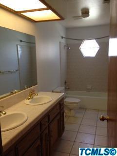 1718 E Feemster Ct, Visalia, CA 93292 photo 7