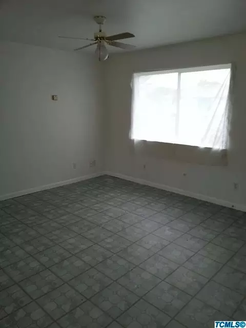 1447 E Olive Way, Dinuba, CA 93618 photo 4