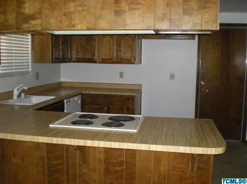 2048 E Harold Ave, Visalia, CA 93292 photo 2