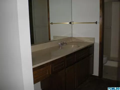 2048 E Harold Ave, Visalia, CA 93292 photo 5