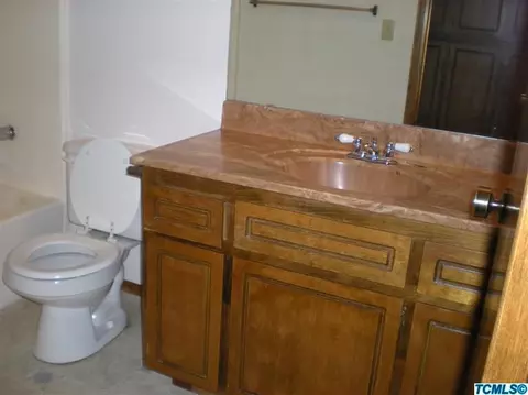 2048 E Harold Ave, Visalia, CA 93292 photo 4