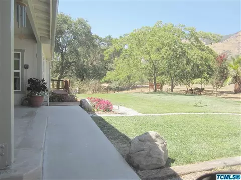 851 Silver Ln, Squaw Valley, CA 93675 photo 2