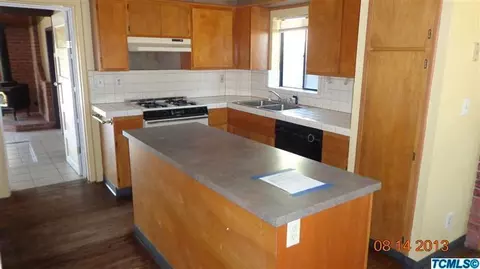 865 W Firebaugh Ave, Exeter, CA 93221 photo 3