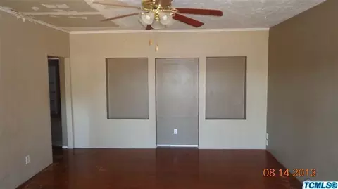 865 W Firebaugh Ave, Exeter, CA 93221 photo 2