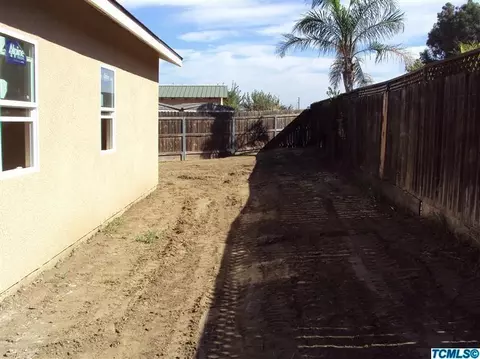 679 Kathleen Ct, Exeter, CA 93221 photo 4
