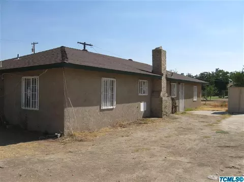 562 W Clark St, Madera, CA 93638 photo 6