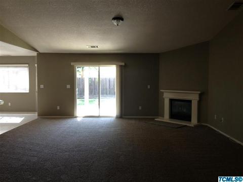2327 Maple St, Visalia, CA 93292 photo 4