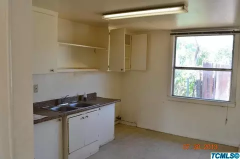 732 E 11th St, Reedley, CA 93654 photo 5
