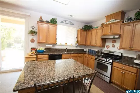 621 E Abbott Ave, Reedley, CA 93654 photo 9
