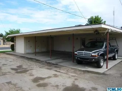 360 E Merced St, Dinuba, CA 93618 photo 4