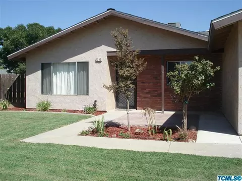 1282 Van Ct, Hanford, CA 93230 photo 4