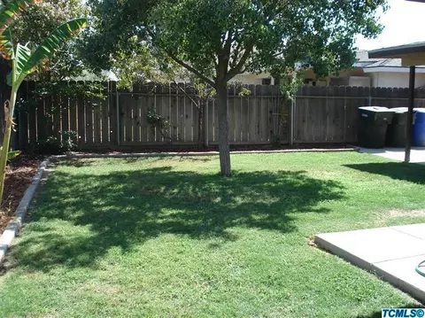1282 Van Ct, Hanford, CA 93230 photo 32