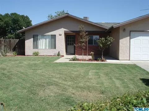 1282 Van Ct, Hanford, CA 93230 photo 3