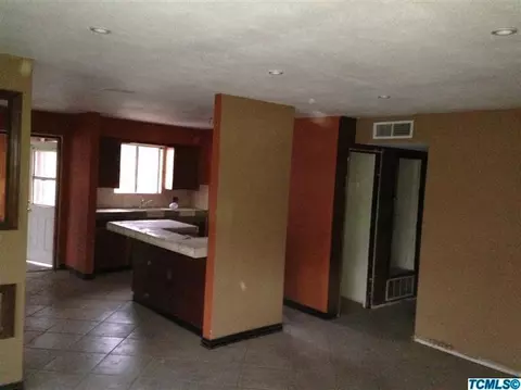 393 S Evans Rd, Tipton, CA 93272 photo 3