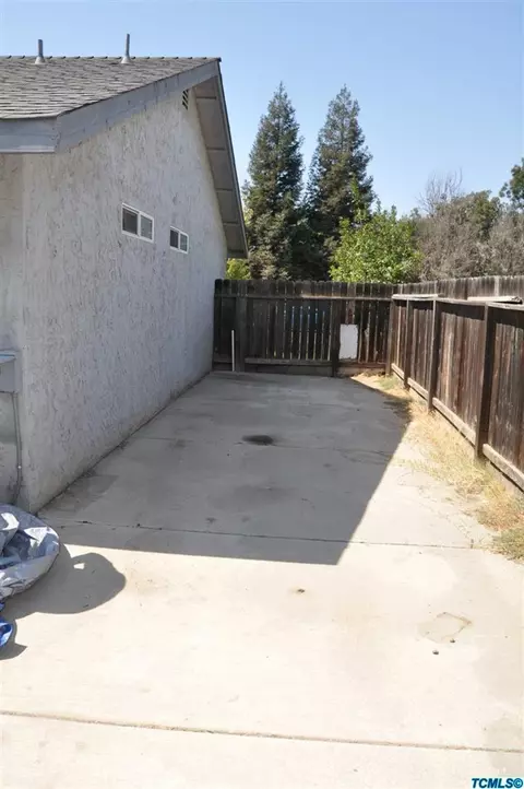 409 Patricia Ave SW, Exeter, CA 93221 photo 9