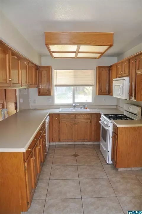 409 Patricia Ave SW, Exeter, CA 93221 photo 3