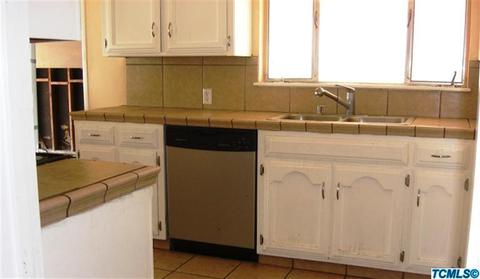909 E Myrtle Ave, Visalia, CA 93292 photo 7