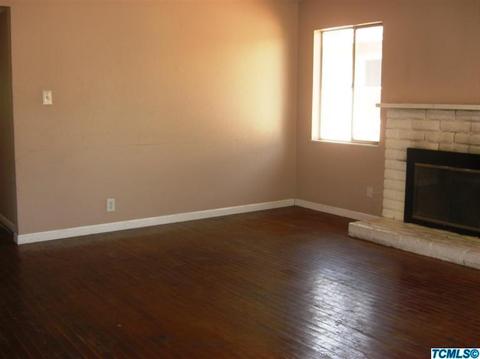 909 E Myrtle Ave, Visalia, CA 93292 photo 4