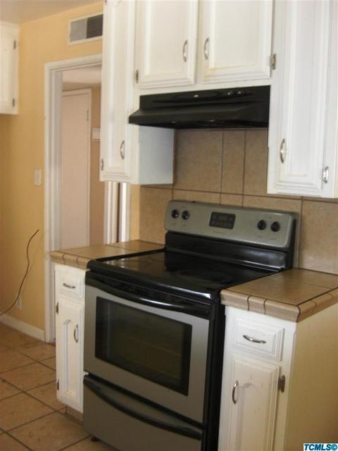 909 E Myrtle Ave, Visalia, CA 93292 photo 8
