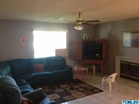 15819 Paradise Ave, Ivanhoe, CA 93235 photo 3