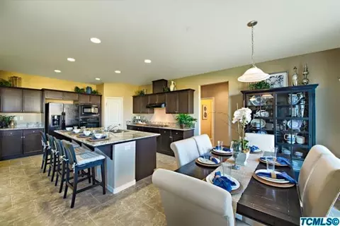 3543 Delaware Ct, Visalia, CA 93291 photo 4
