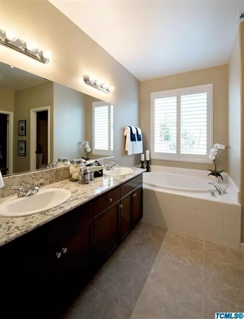 3543 Delaware Ct, Visalia, CA 93291 photo 5