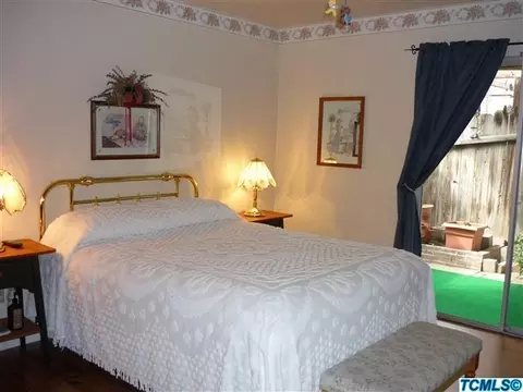 2340 E Tulare Ave, Visalia, CA 93292 photo 13