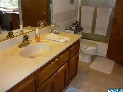 2340 E Tulare Ave, Visalia, CA 93292 photo 11