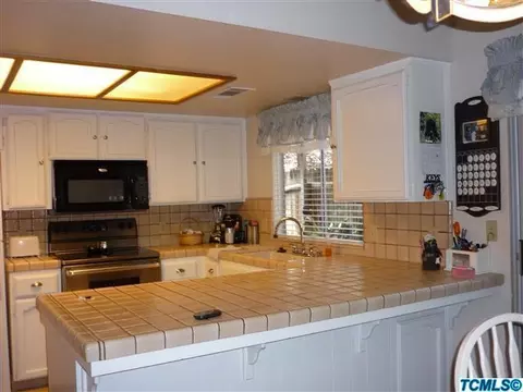 2340 E Tulare Ave, Visalia, CA 93292 photo 8