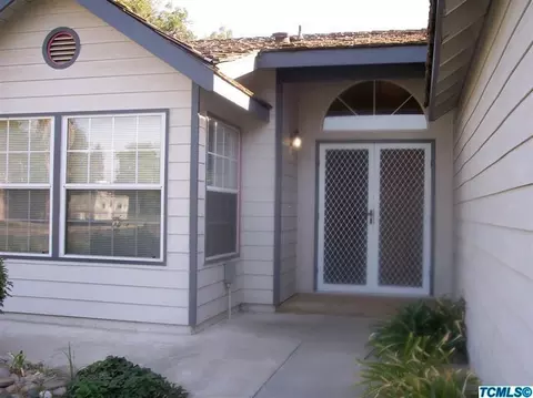 4635 W Iris Ave, Visalia, CA 93277 photo 2