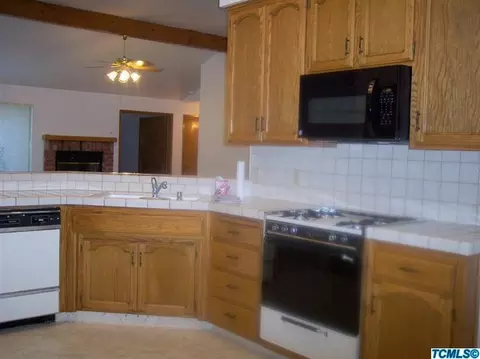 4635 W Iris Ave, Visalia, CA 93277 photo 5