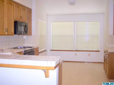 4635 W Iris Ave, Visalia, CA 93277 photo 4