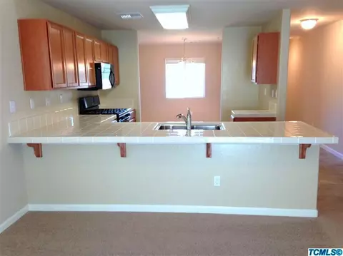 3453 Carson, Visalia, CA 93291 photo 4