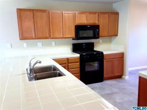 3453 Carson, Visalia, CA 93291 photo 2