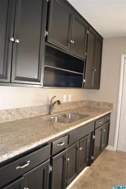 3107 E Stapp Ave, Visalia, CA 93292 photo 3