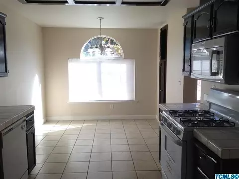 1048 E Carob Ave, Reedley, CA 93654 photo 7