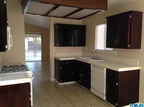 1048 E Carob Ave, Reedley, CA 93654 photo 6