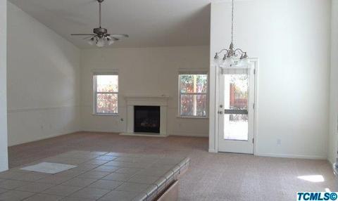 239 E Olson Ave, Reedley, CA 93654 photo 3