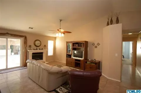 1092 E Northridge Dr, Dinuba, CA 93618 photo 12