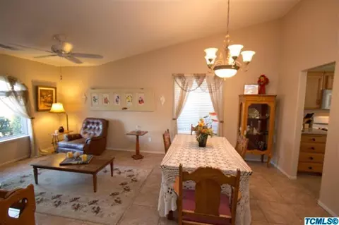 1092 E Northridge Dr, Dinuba, CA 93618 photo 7