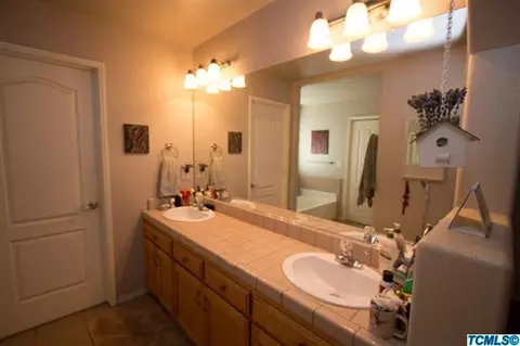 1092 E Northridge Dr, Dinuba, CA 93618 photo 22