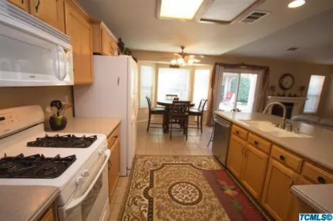 1092 E Northridge Dr, Dinuba, CA 93618 photo 8