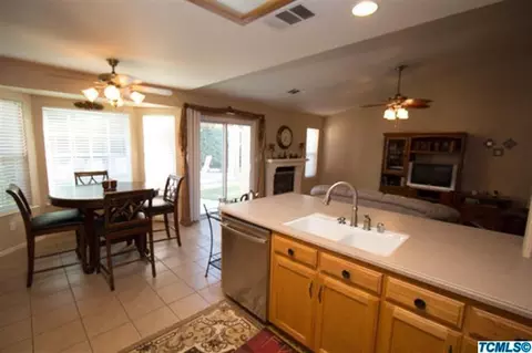 1092 E Northridge Dr, Dinuba, CA 93618 photo 11