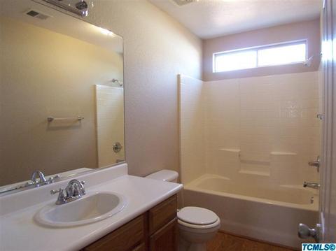 1933 E Copper Ave, Visalia, CA 93292 photo 8