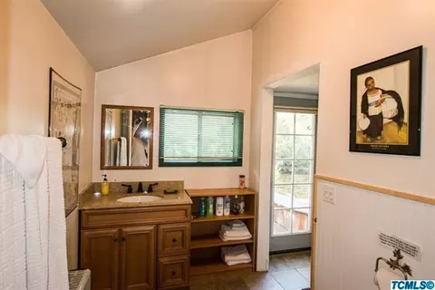 42251 Sierra Dr, Three Rivers, CA 93271 photo 9