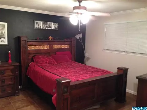 1024 E Howard Ct, Visalia, CA 93292 photo 5