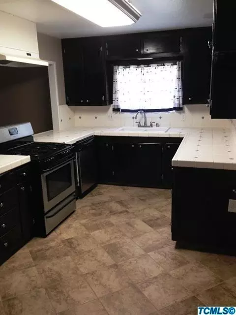2413 E Westcott Ave, Visalia, CA 93292 photo 7
