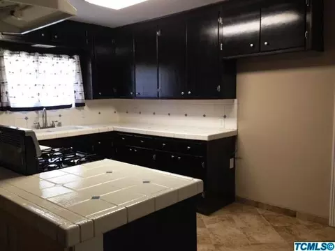 2413 E Westcott Ave, Visalia, CA 93292 photo 9